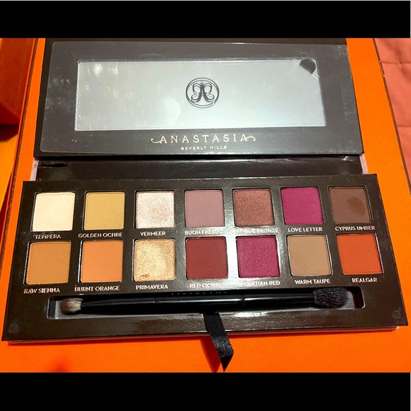 Anastasia Beverly Hills “Modern Renaissance” eyeshadow palette. - Picture 3 of 4